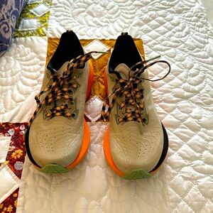 ASICS Novablast 4 Men’s Size 8